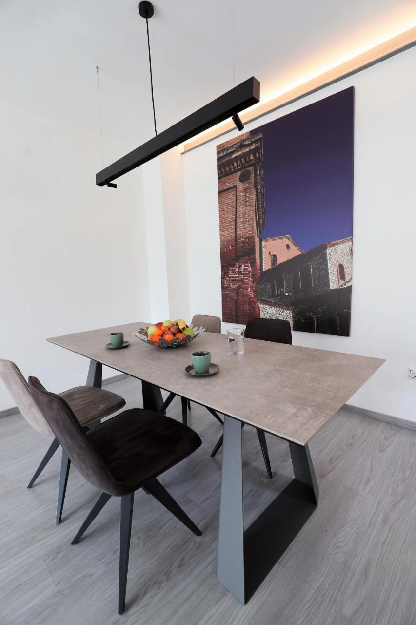 Athenian Residences Luaran gambar